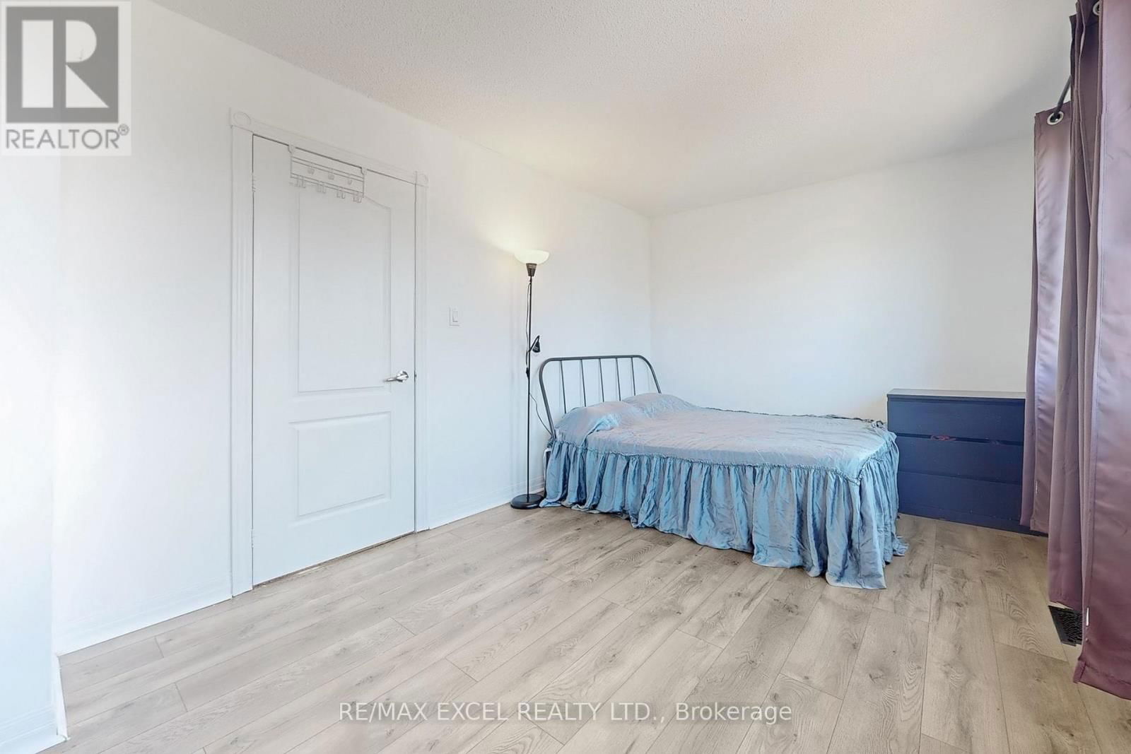 43 D'AMBROSIO DRIVE Image 17