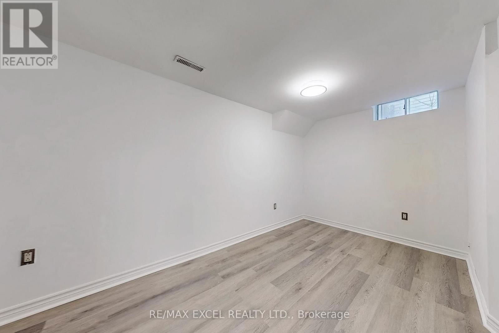 43 D'AMBROSIO DRIVE Image 28