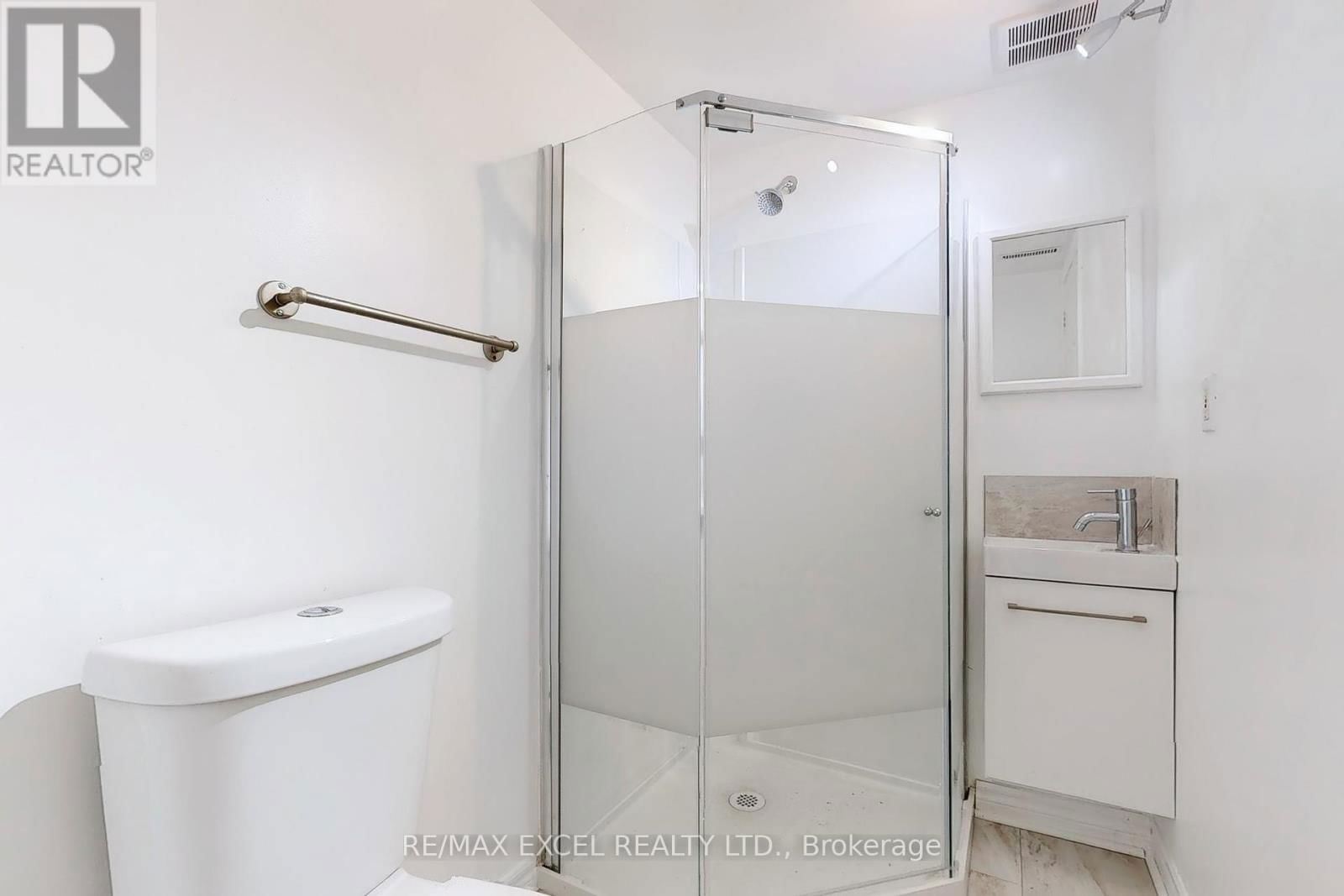 43 D'AMBROSIO DRIVE Image 33