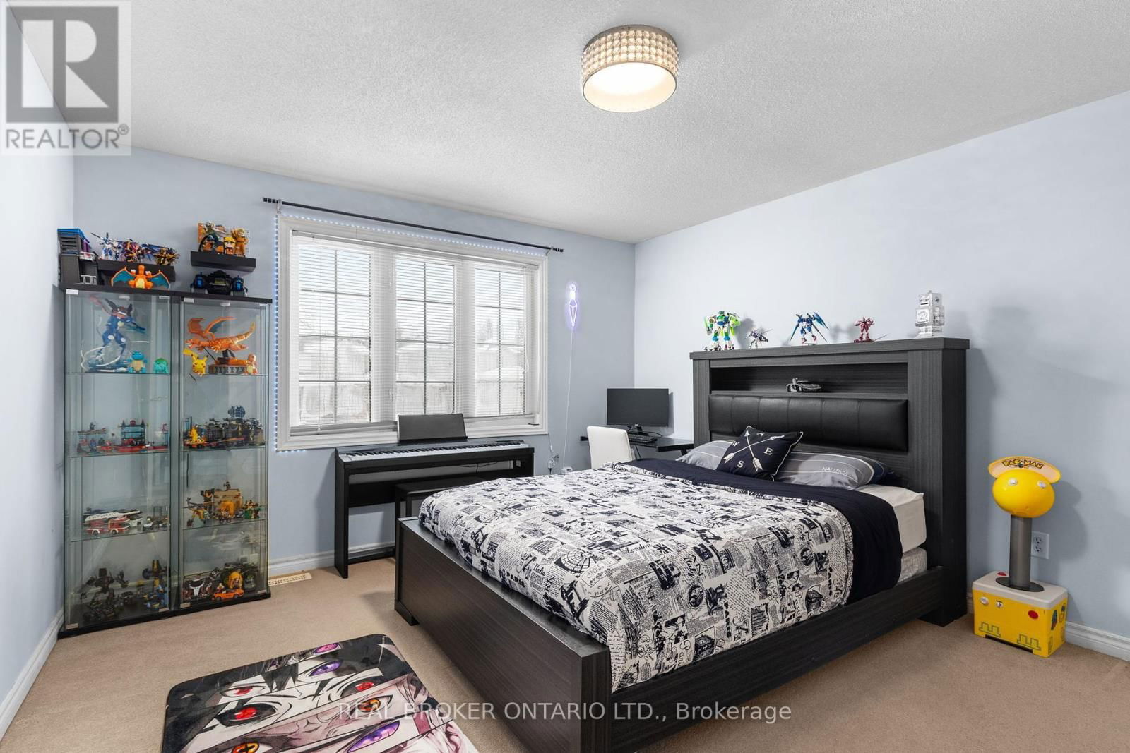 31 BELL STREET Image 19