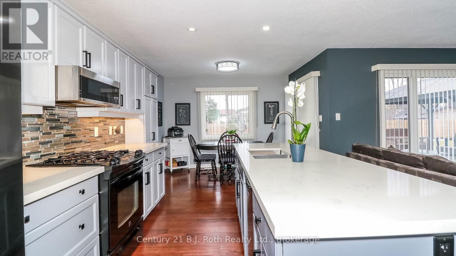 3031 SECOND STREET Image 8