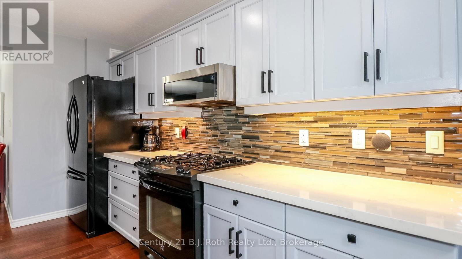 3031 SECOND STREET Image 9