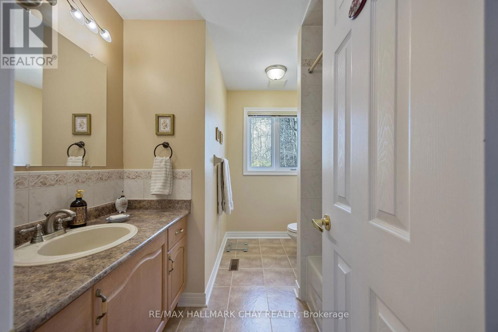 7 PINEVIEW DRIVE Image 14