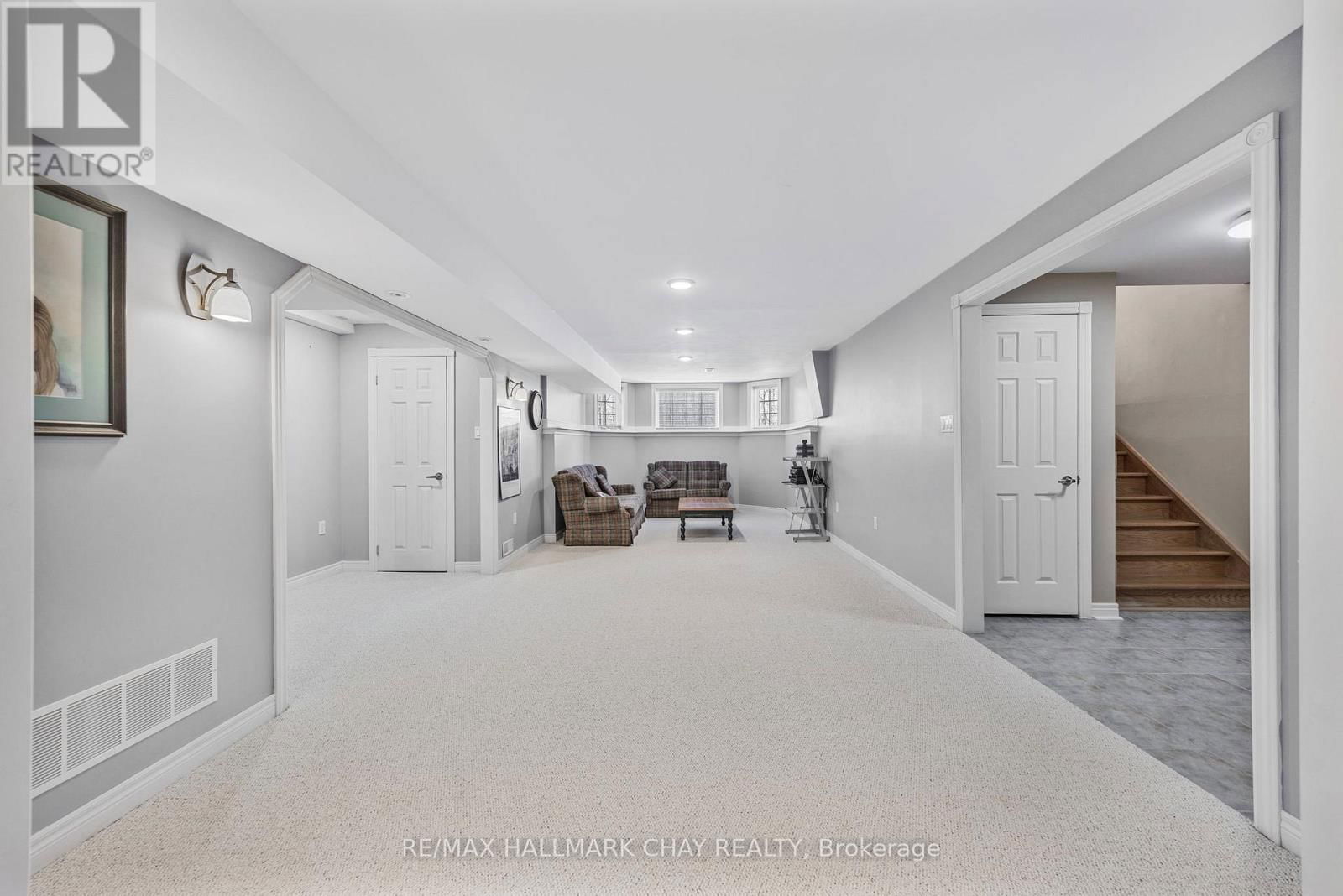 7 PINEVIEW DRIVE Image 18