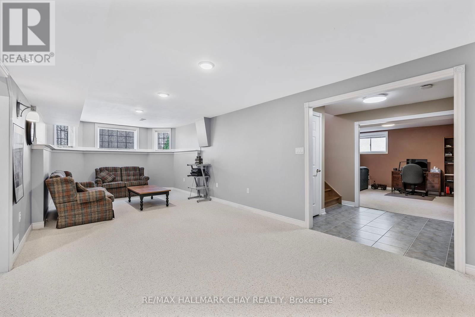 7 PINEVIEW DRIVE Image 19