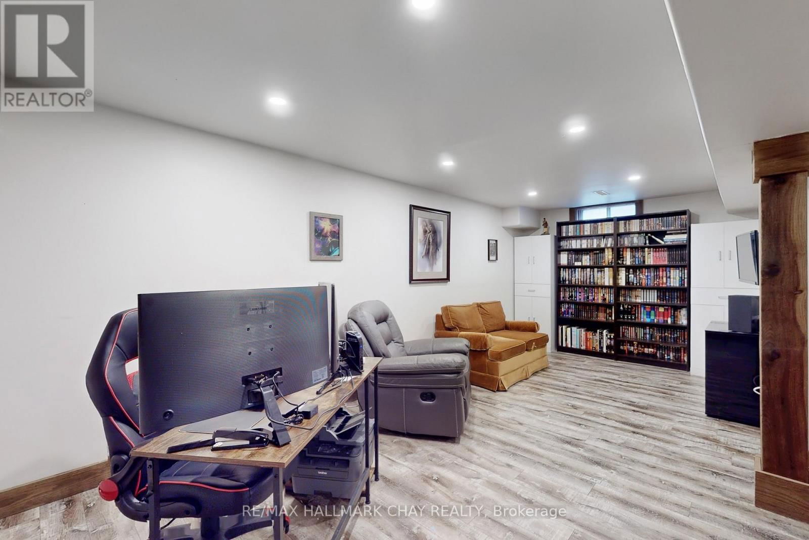 40 SHAKESPEARE CRESCENT Image 31