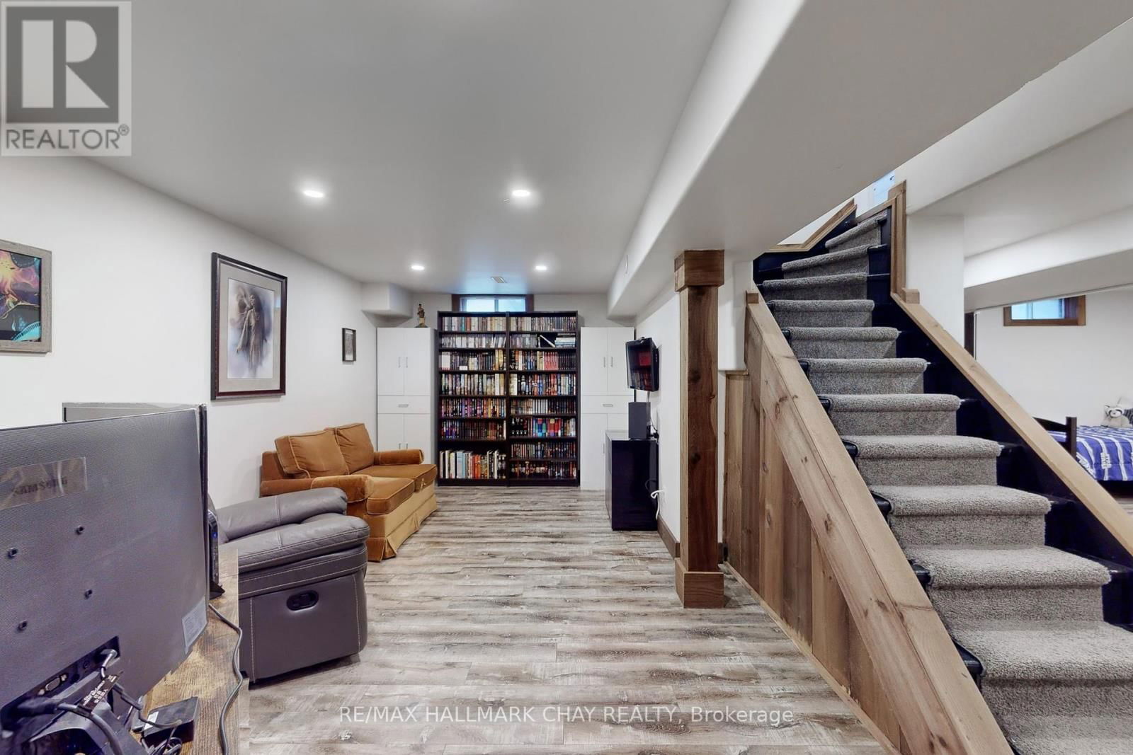 40 SHAKESPEARE CRESCENT Image 32
