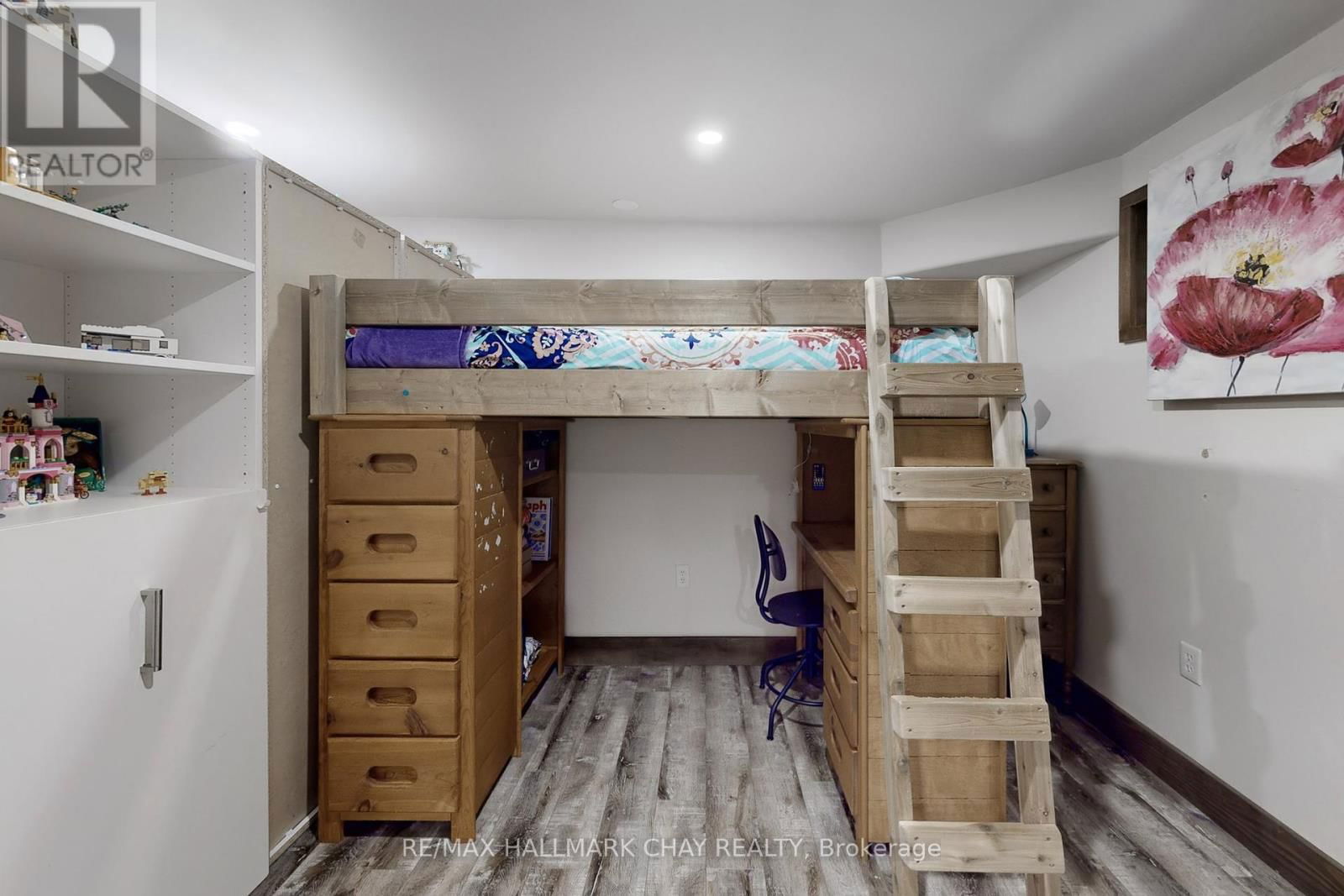 40 SHAKESPEARE CRESCENT Image 35