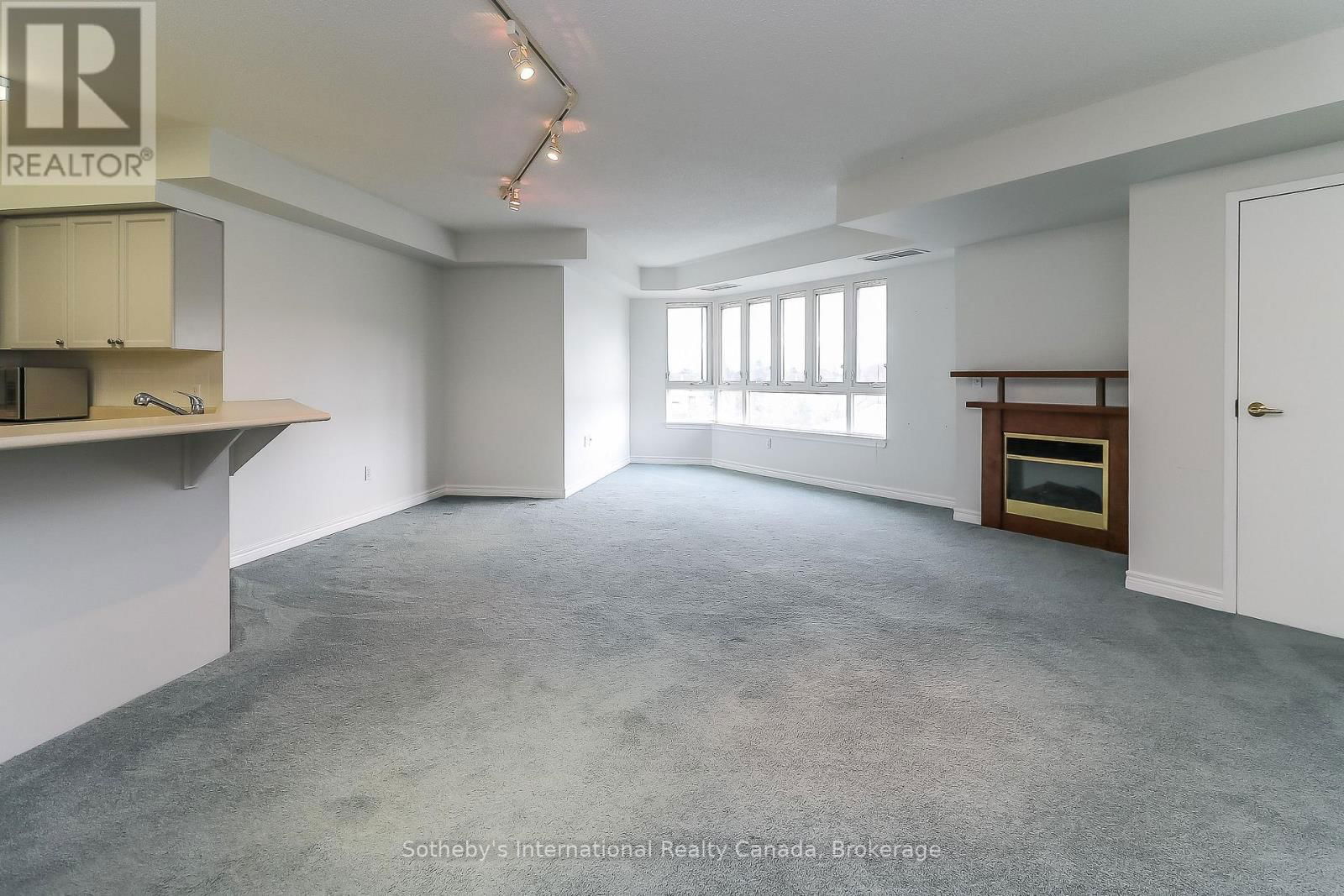 402 - 16 RAGLAN STREET Image 8