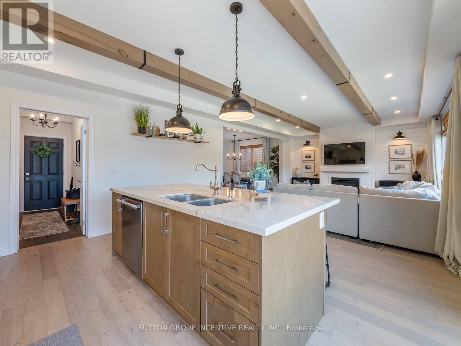 3007 ANNALYSSE DRIVE Image 12
