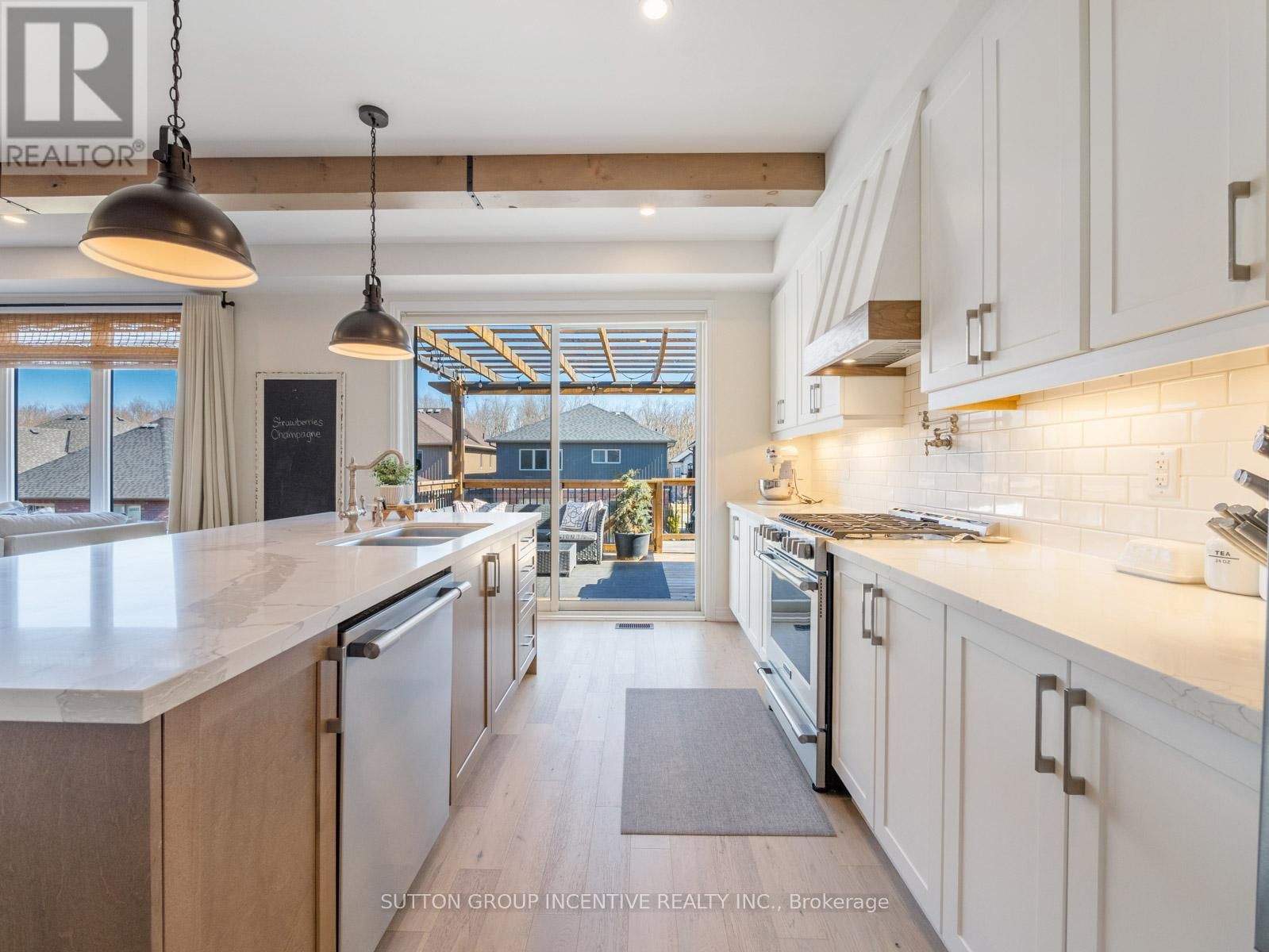 3007 ANNALYSSE DRIVE Image 14
