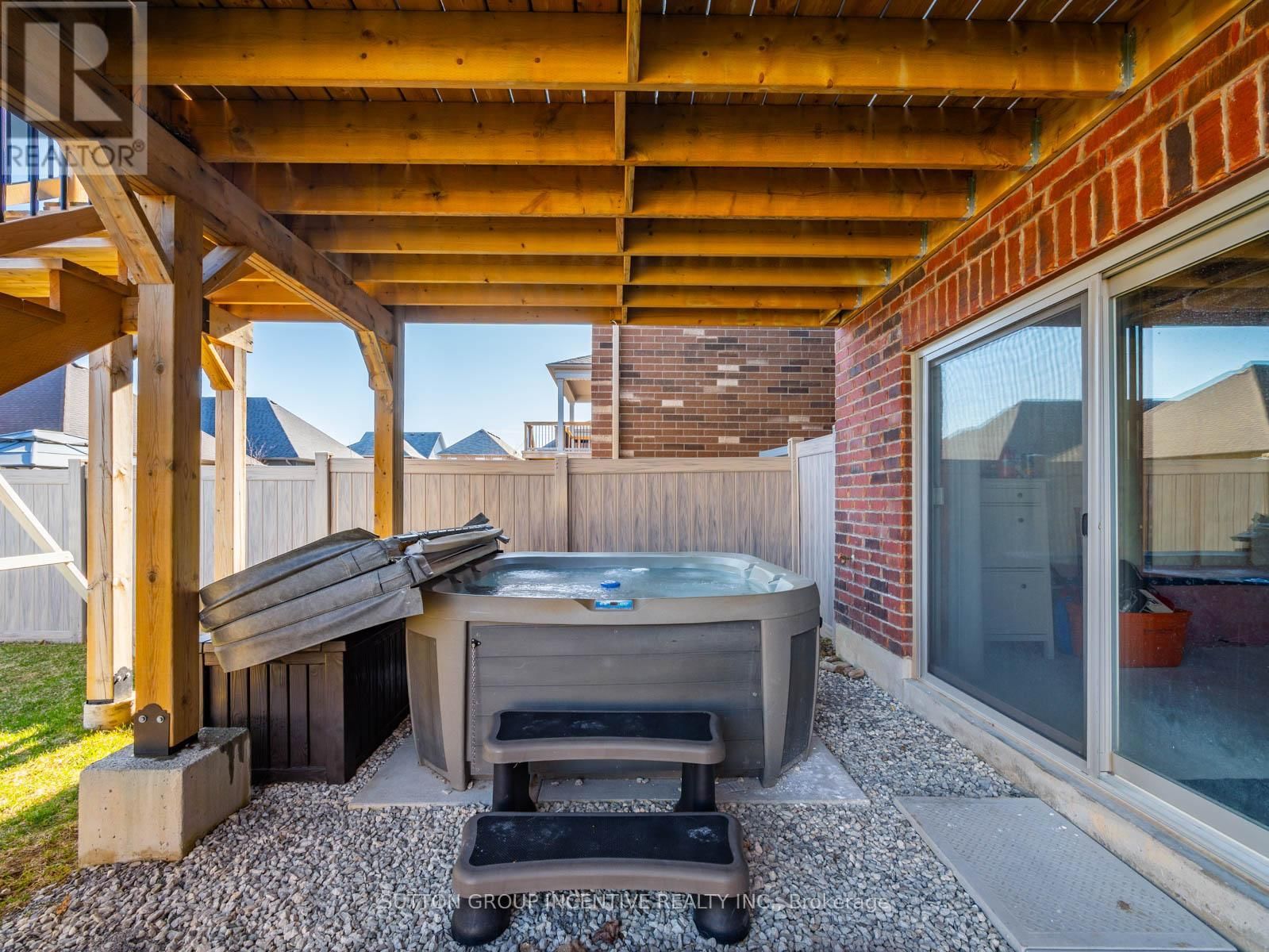 3007 ANNALYSSE DRIVE Image 41