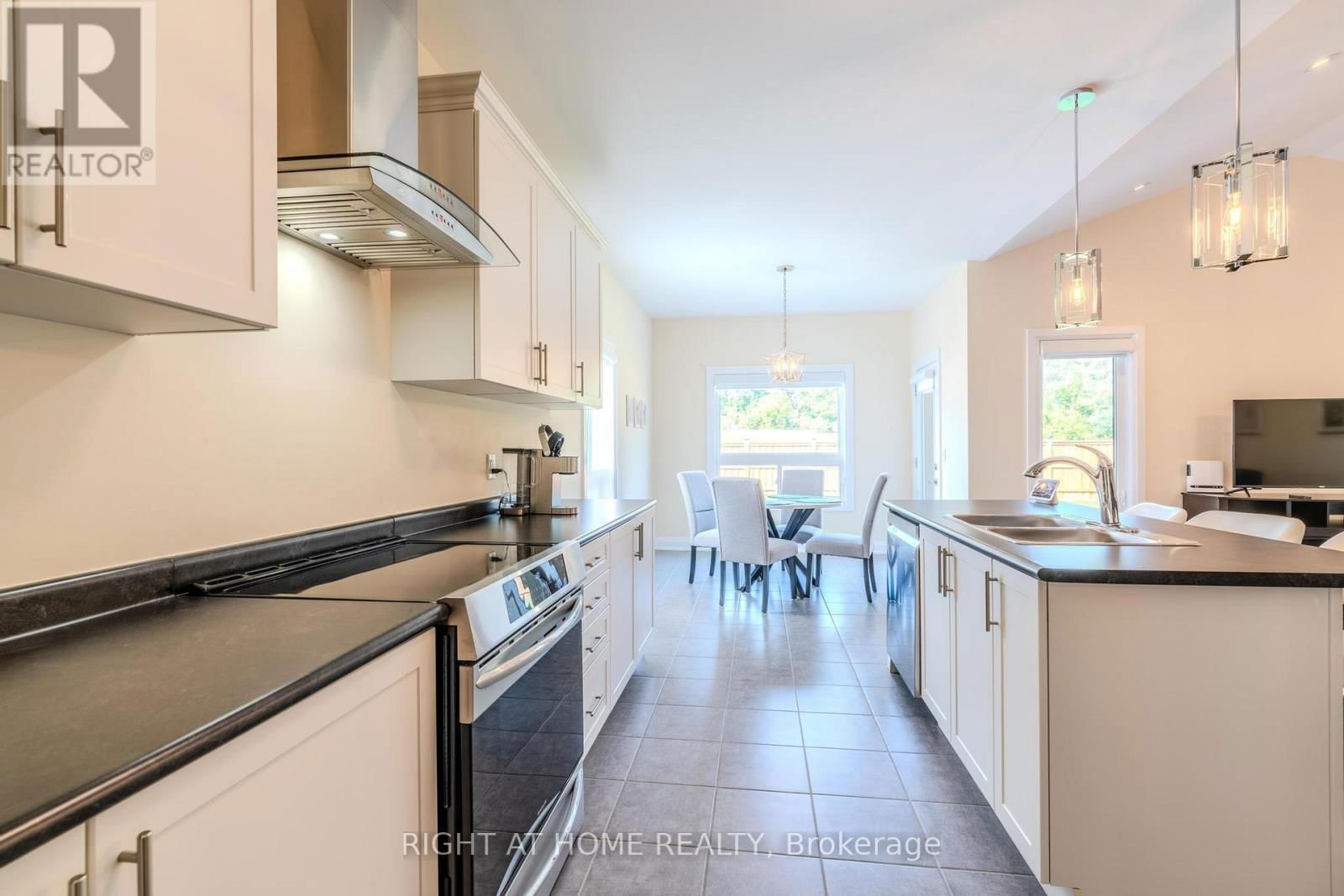 9 BEAUSOLEIL DRIVE Image 14