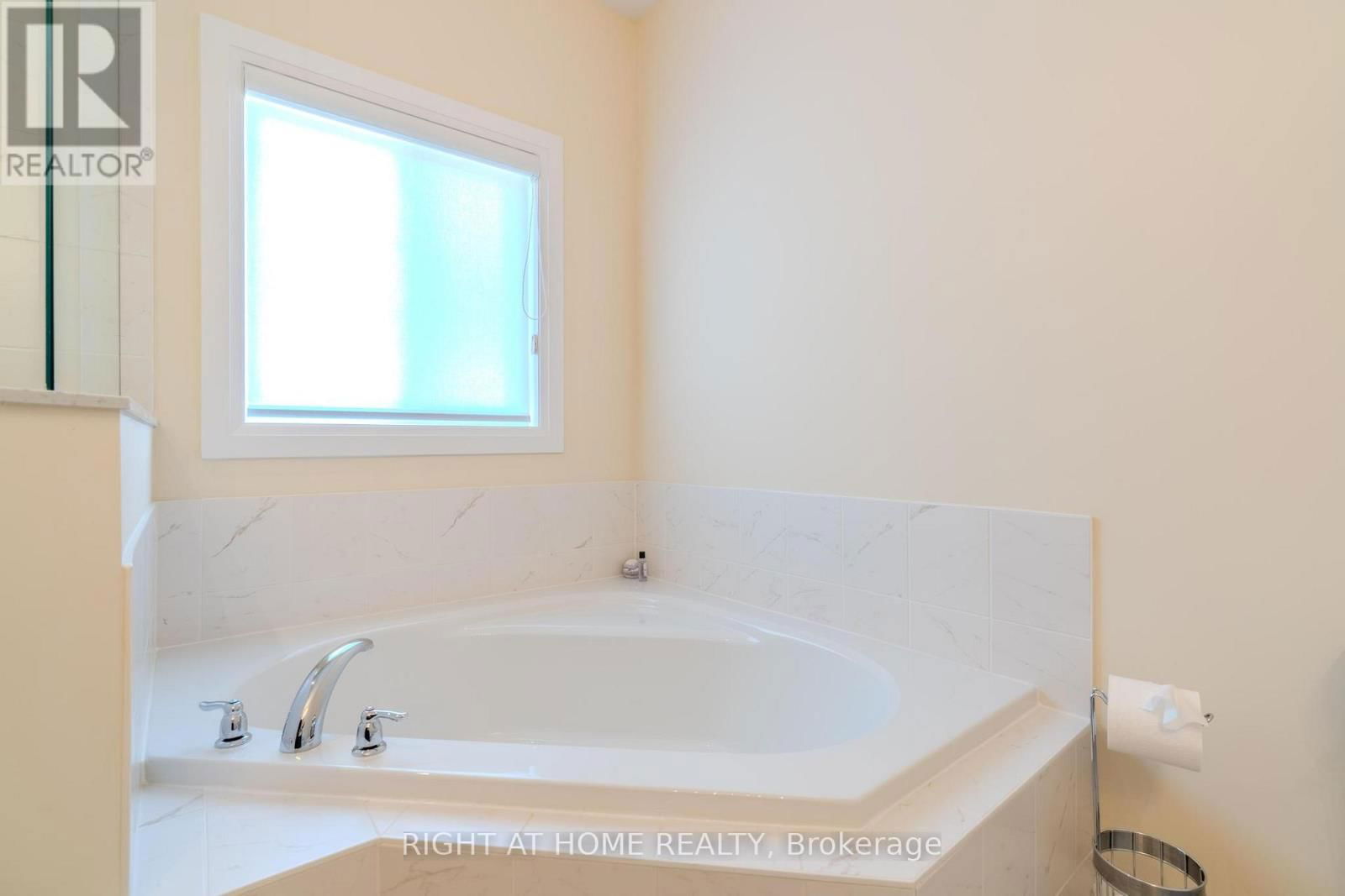 9 BEAUSOLEIL DRIVE Image 26
