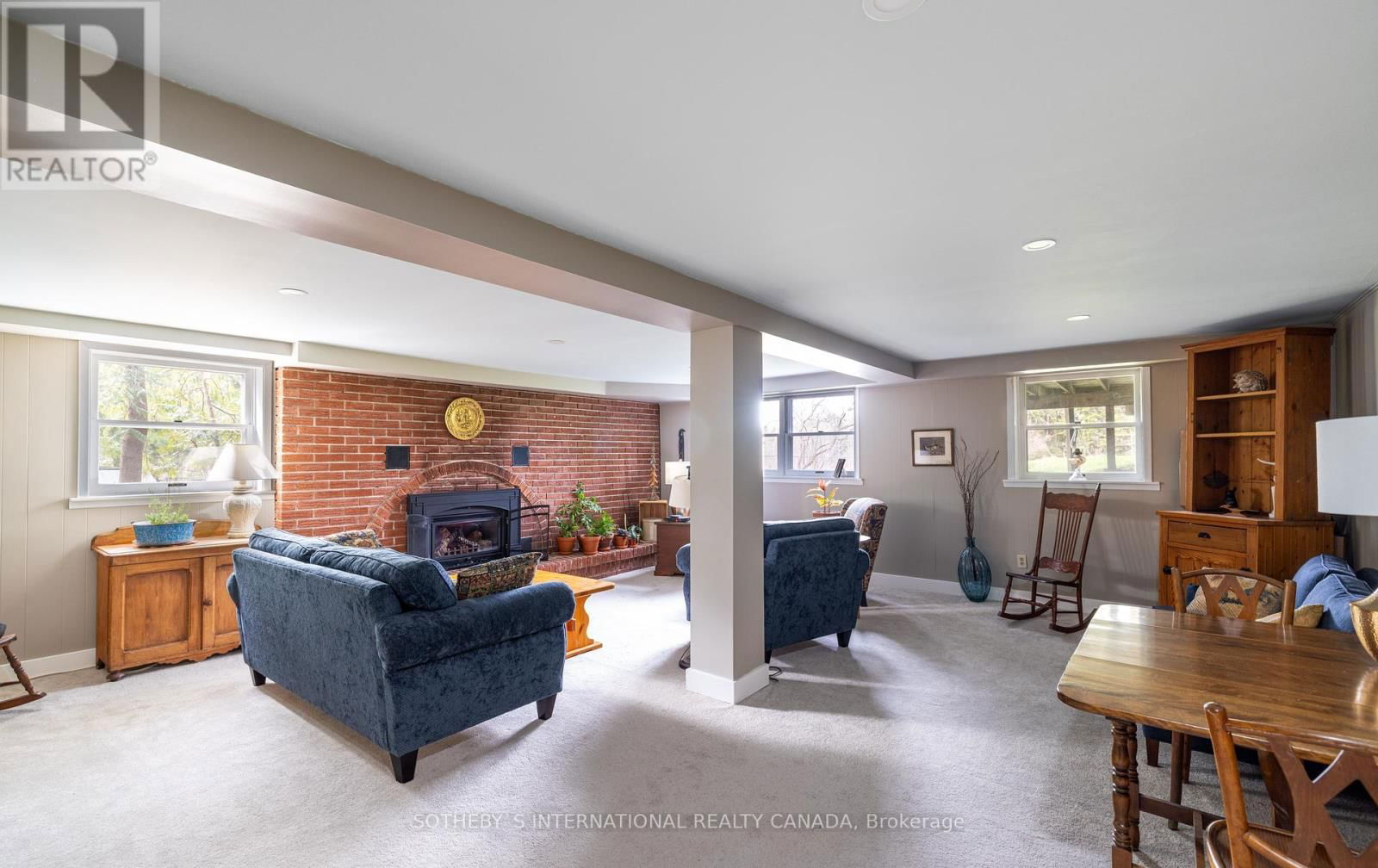 376 LAKESHORE ROAD Image 15