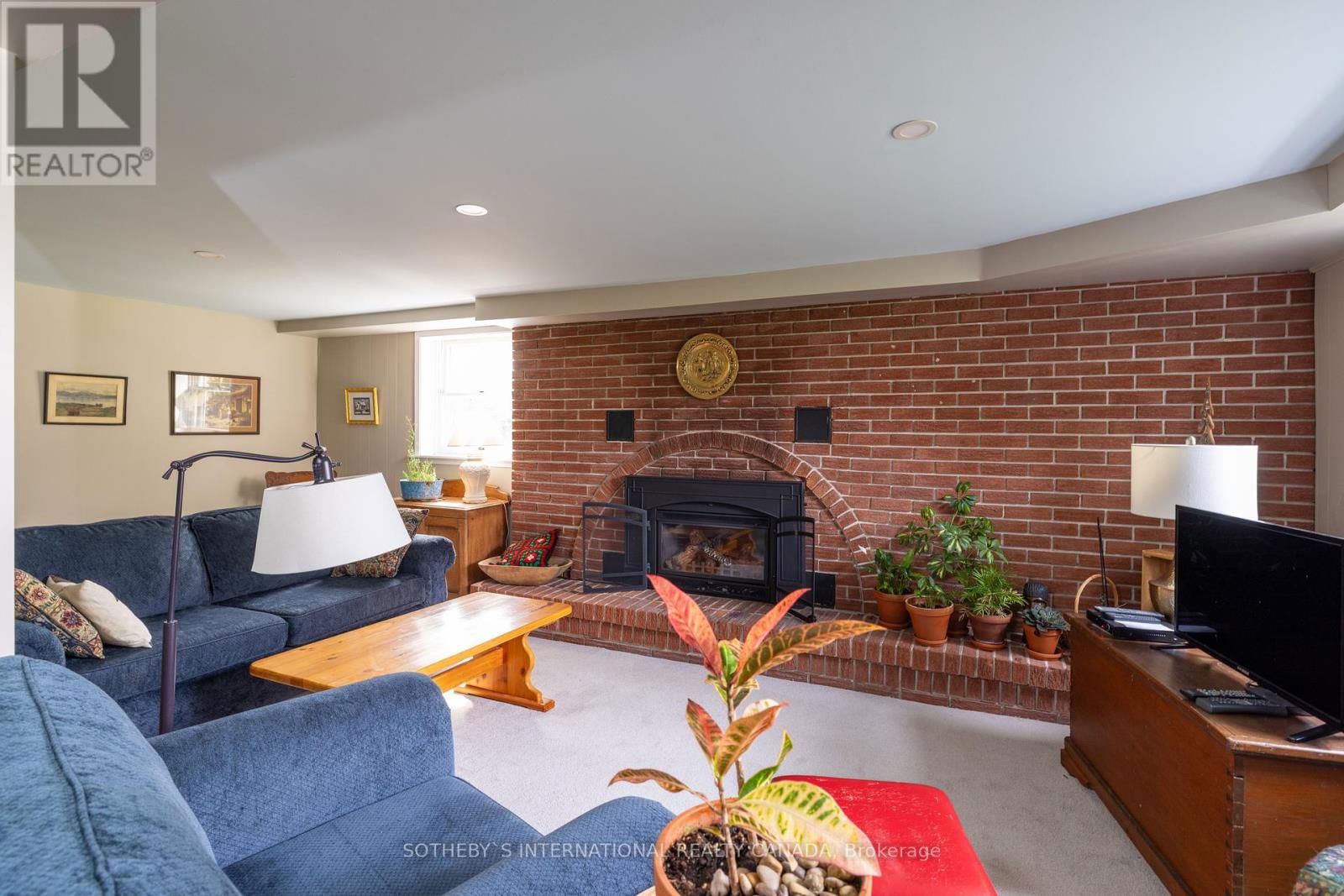 376 LAKESHORE ROAD Image 16