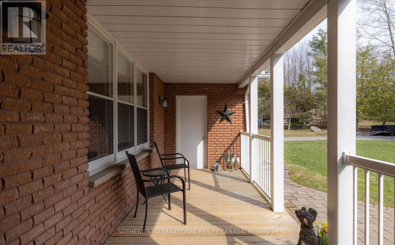 376 LAKESHORE ROAD Image 17