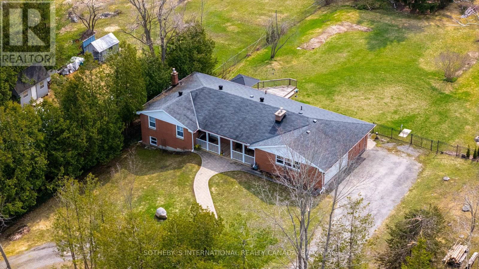 376 LAKESHORE ROAD Image 2