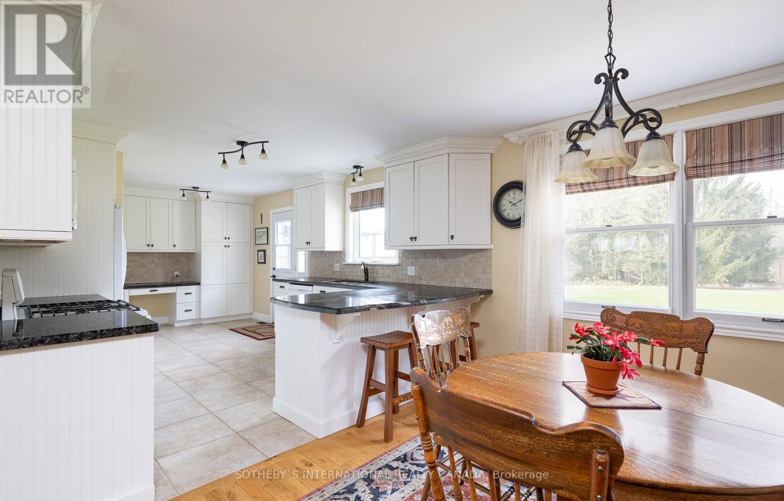 376 LAKESHORE ROAD Image 6