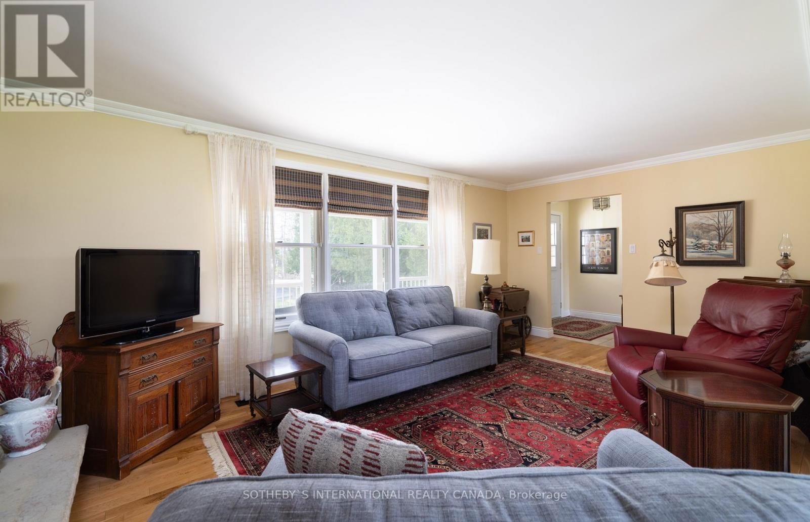376 LAKESHORE ROAD Image 9