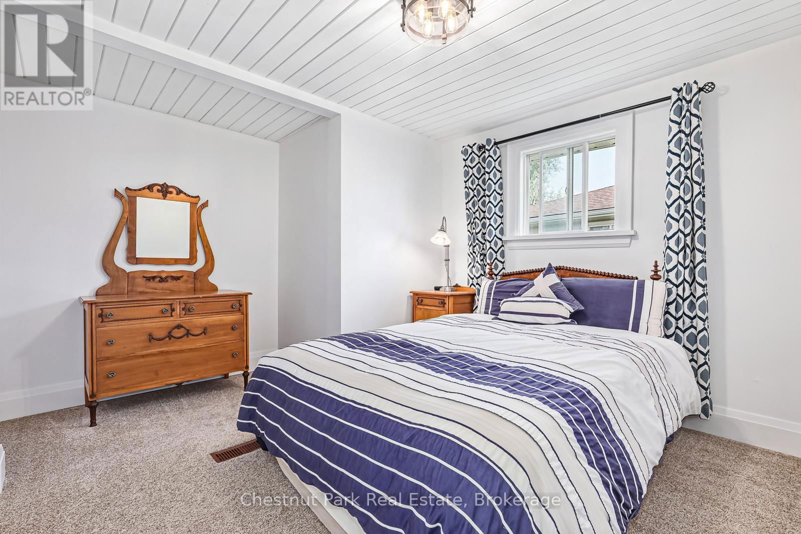 4 HARBEN COURT Image 32
