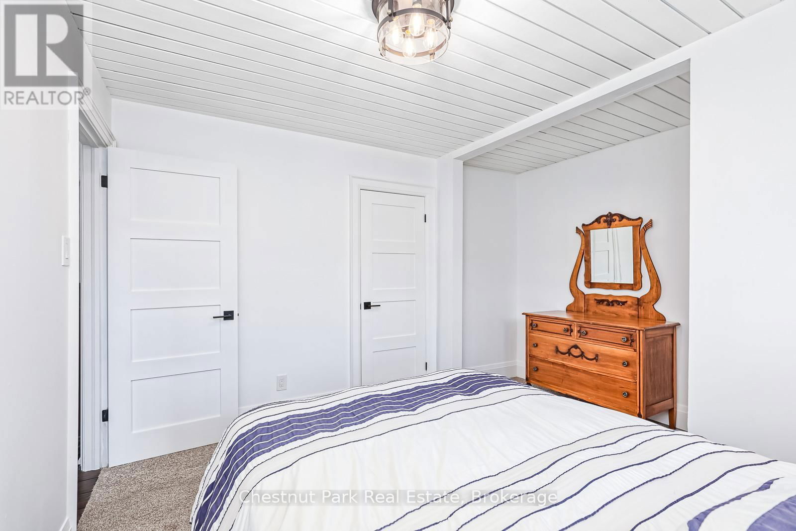 4 HARBEN COURT Image 33