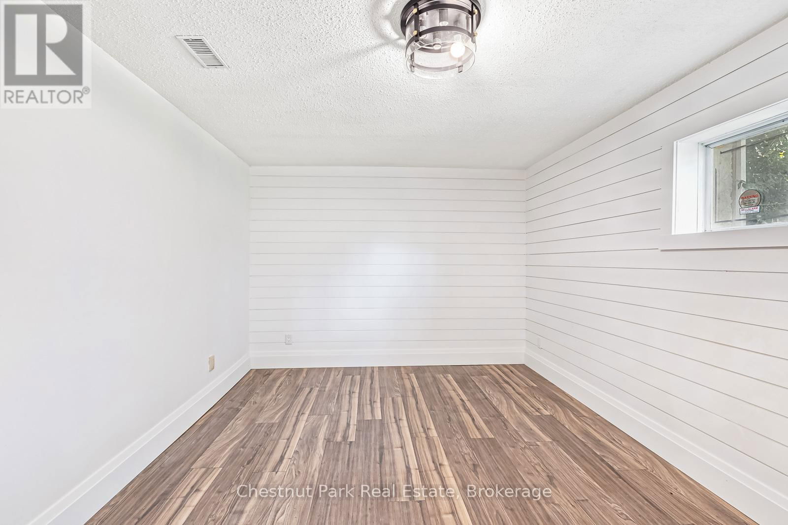 4 HARBEN COURT Image 36