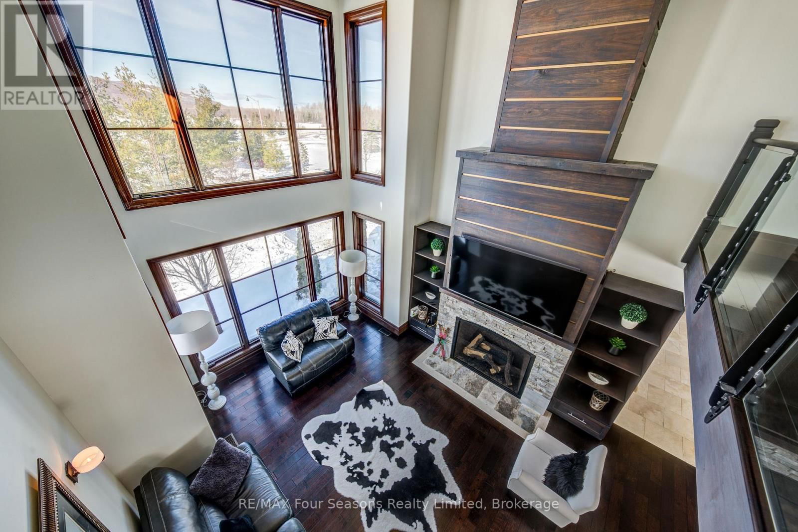 12 WINDROSE VALLEY BOULEVARD Image 15