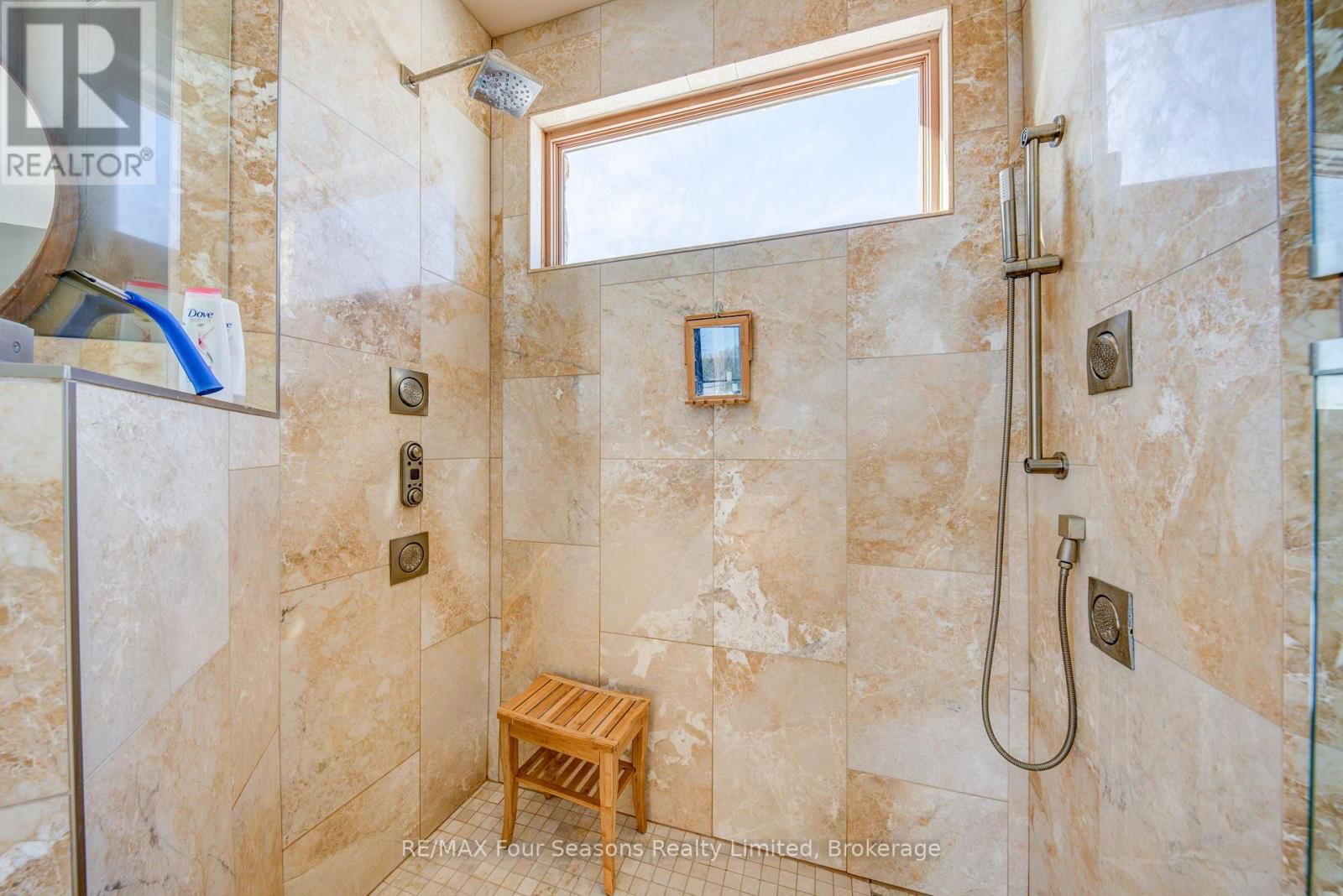12 WINDROSE VALLEY BOULEVARD Image 22