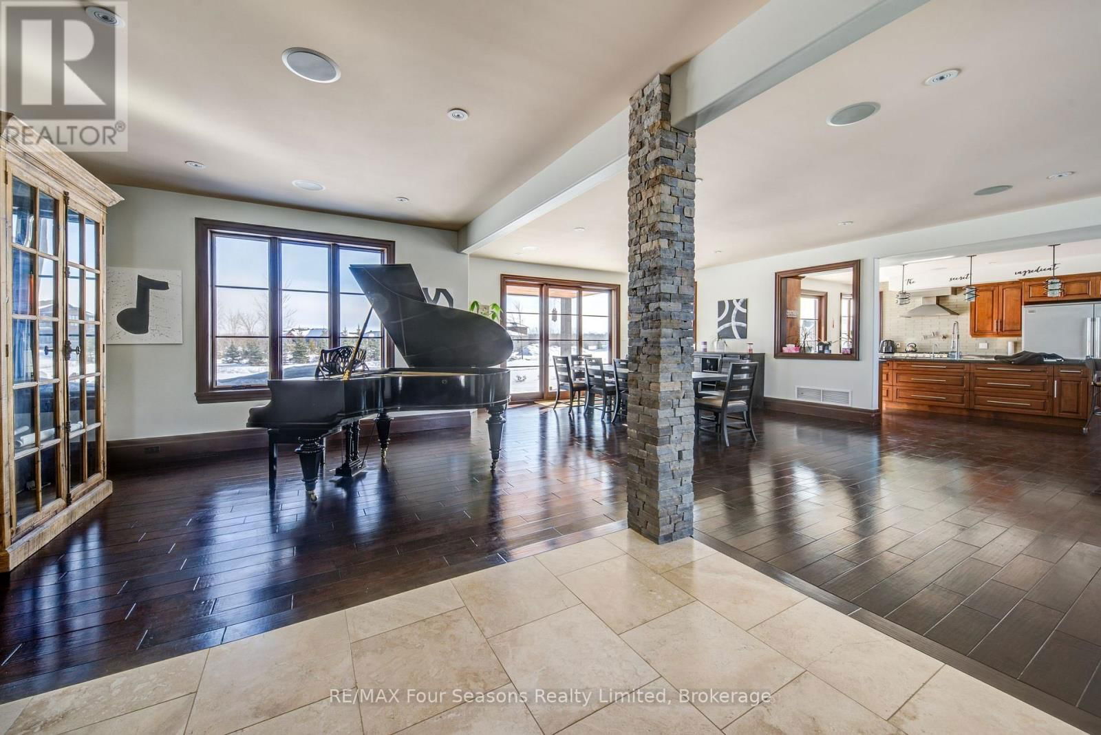 12 WINDROSE VALLEY BOULEVARD Image 3