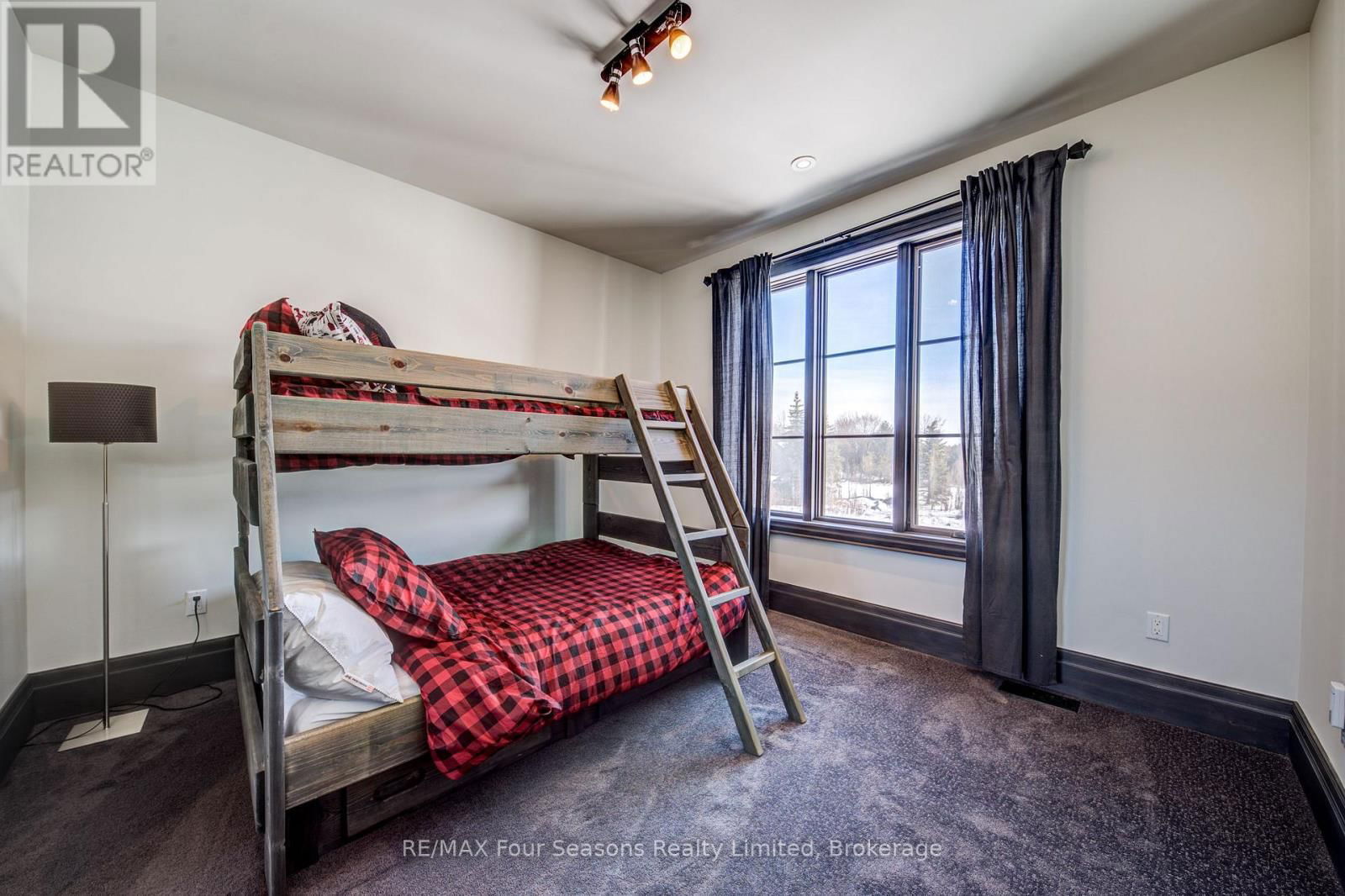 12 WINDROSE VALLEY BOULEVARD Image 31