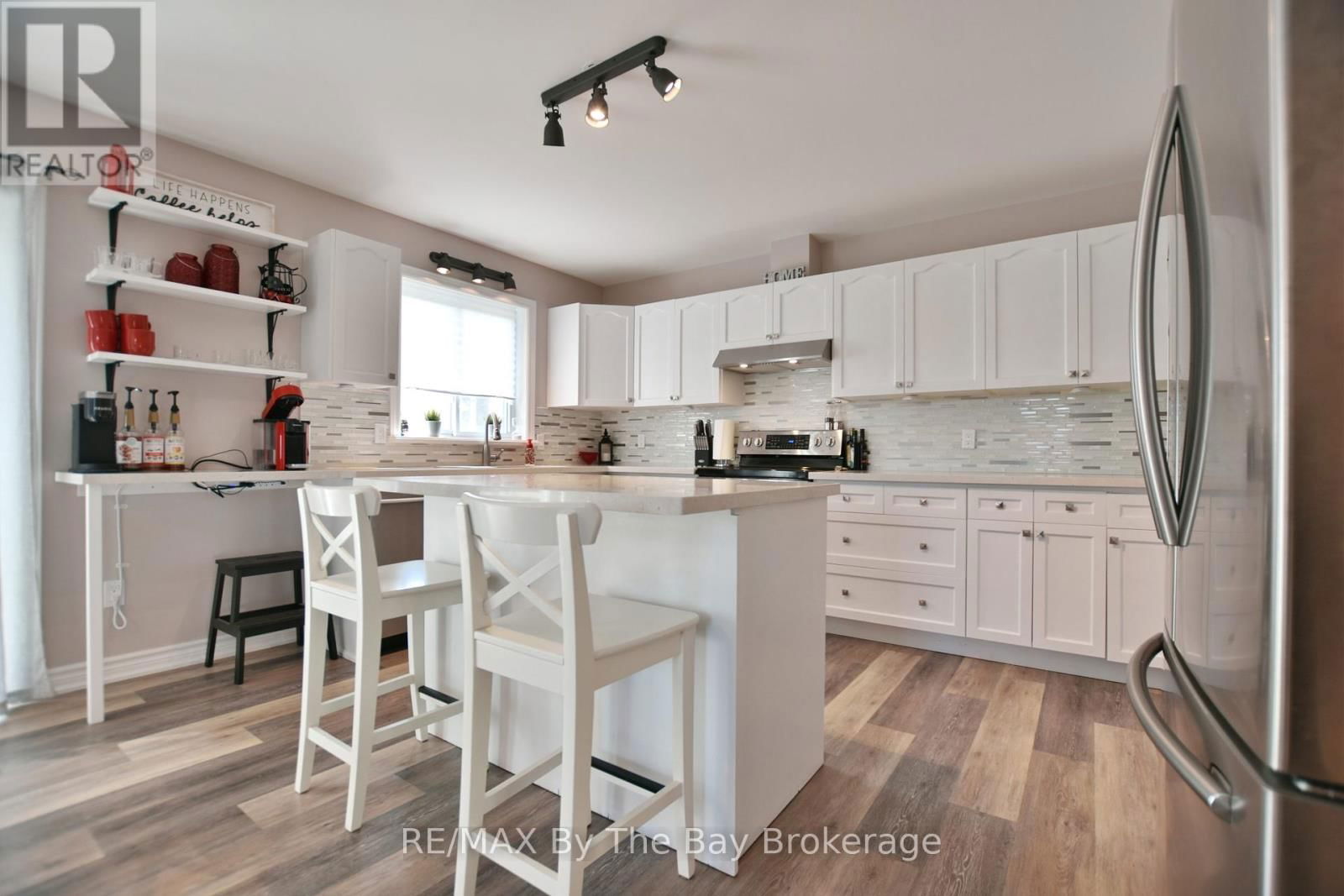 8 PRIDHAM COURT Image 11