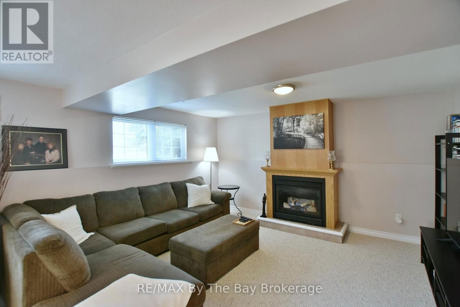 8 PRIDHAM COURT Image 21