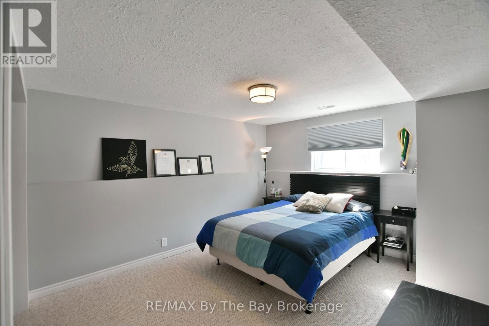 8 PRIDHAM COURT Image 27