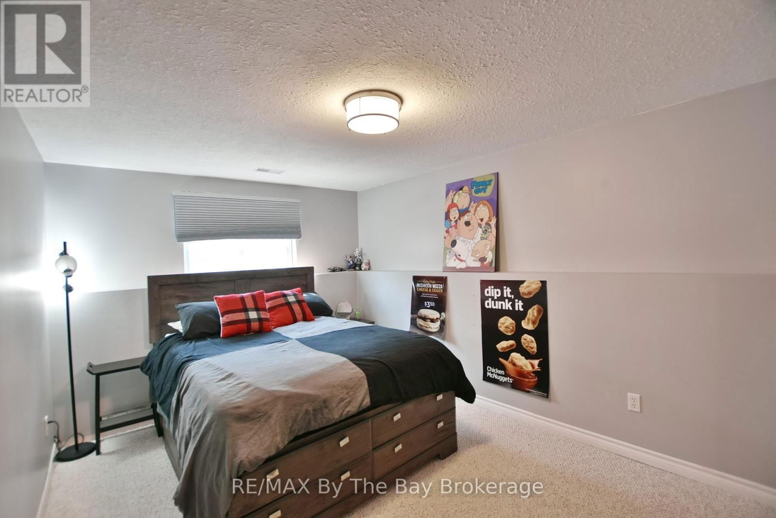 8 PRIDHAM COURT Image 30