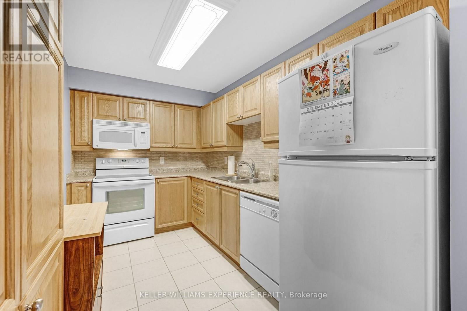 109 - 500 MAPLEVIEW DRIVE WEST Image 11