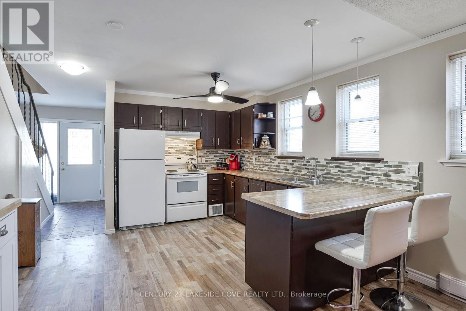 Unit 27 - 1 PARADISE BOULEVARD SOUTH Image 15