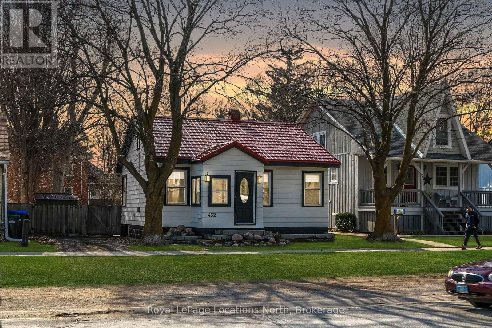 452 HURONTARIO STREET Image 1