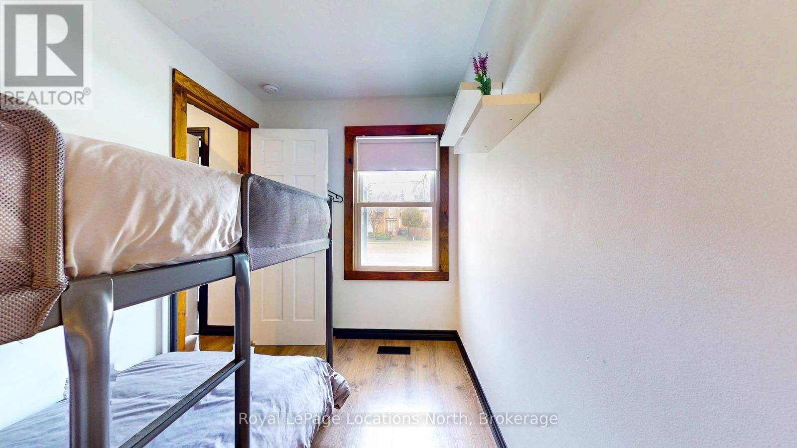 452 HURONTARIO STREET Image 18