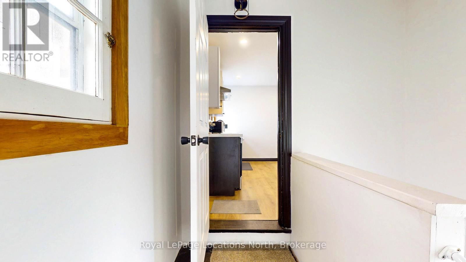 452 HURONTARIO STREET Image 27