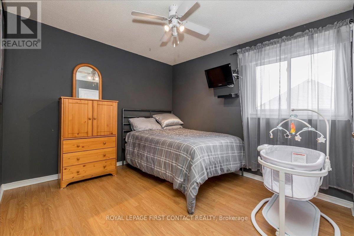 35 BLAIR CRESCENT Image 17