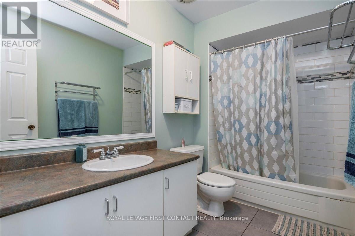 35 BLAIR CRESCENT Image 20