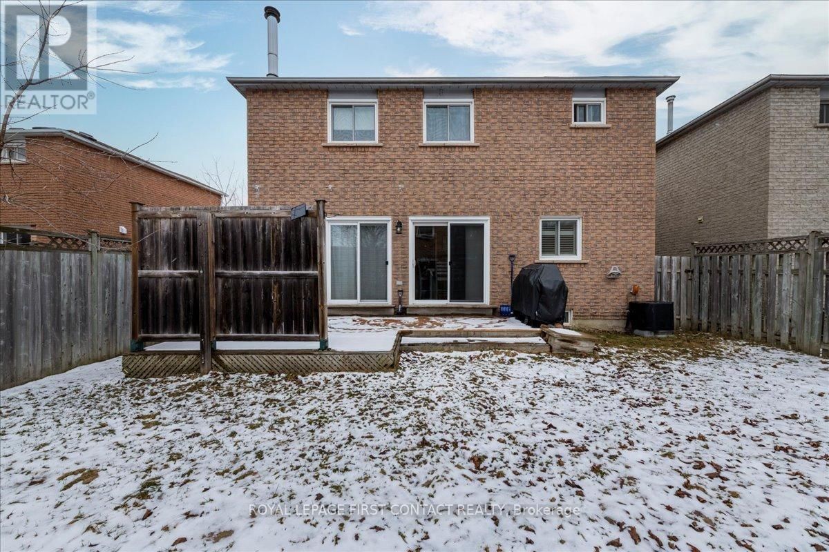35 BLAIR CRESCENT Image 30