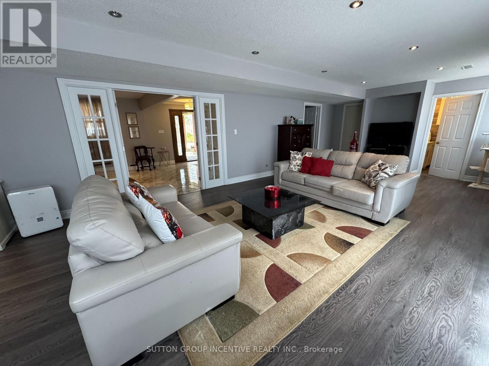 10 CELESTINE COURT Image 15