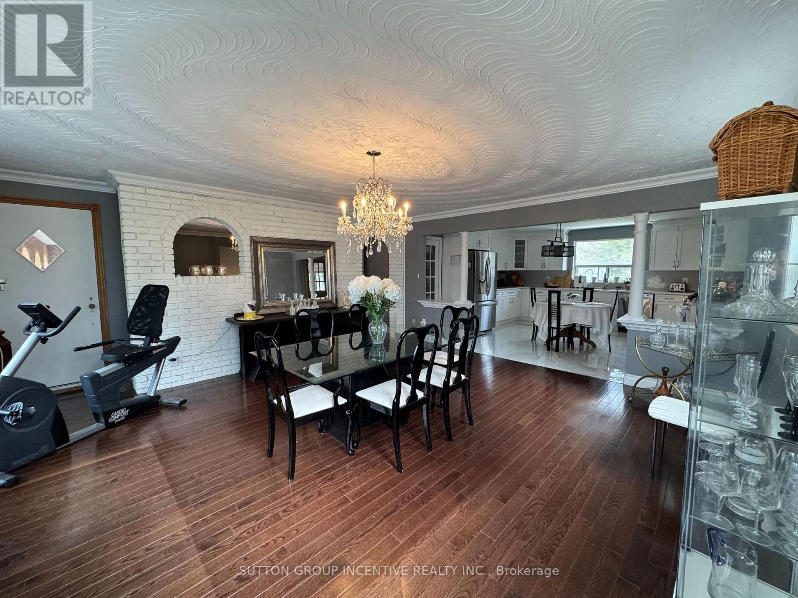 10 CELESTINE COURT Image 22