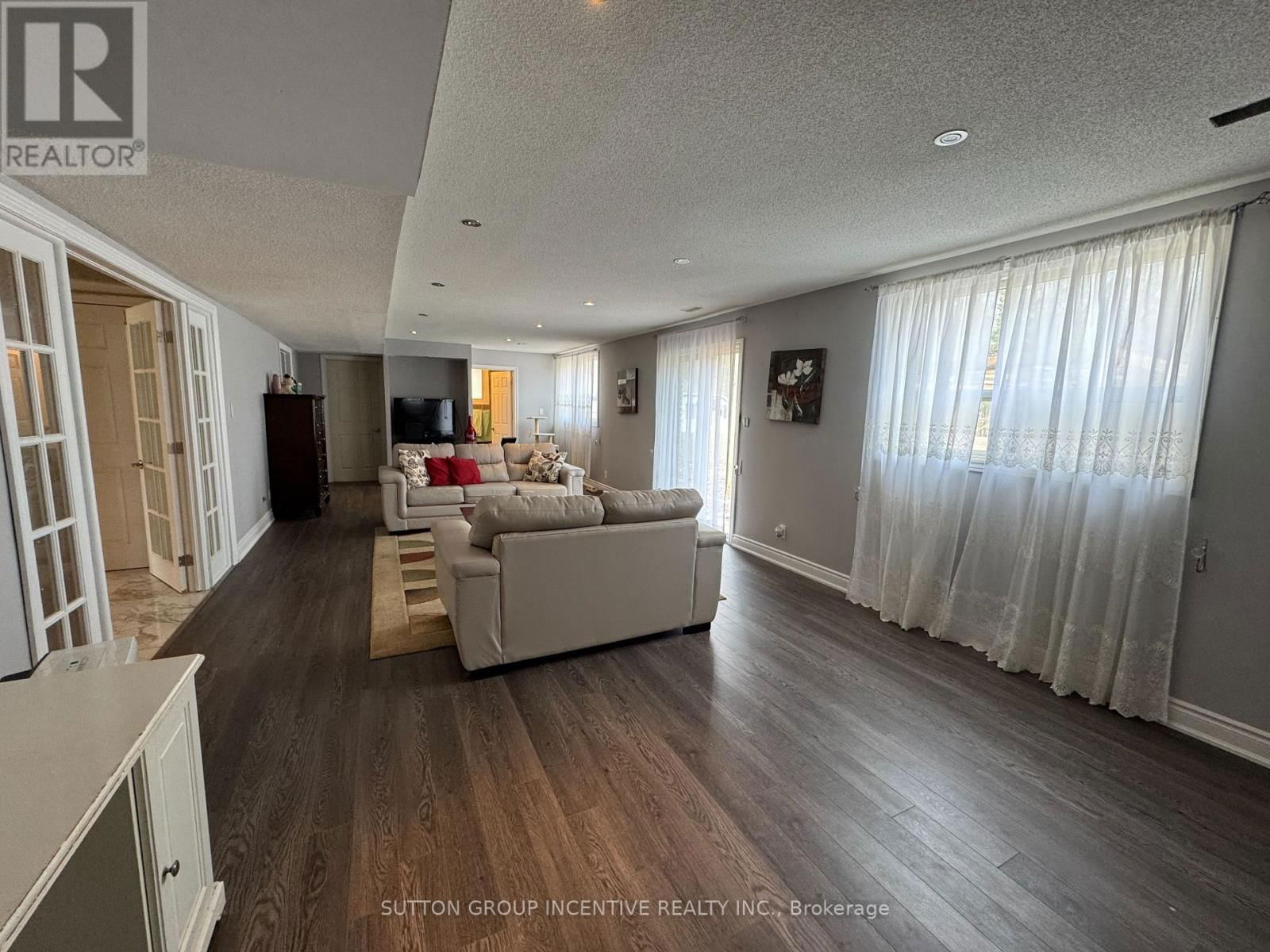 10 CELESTINE COURT Image 9