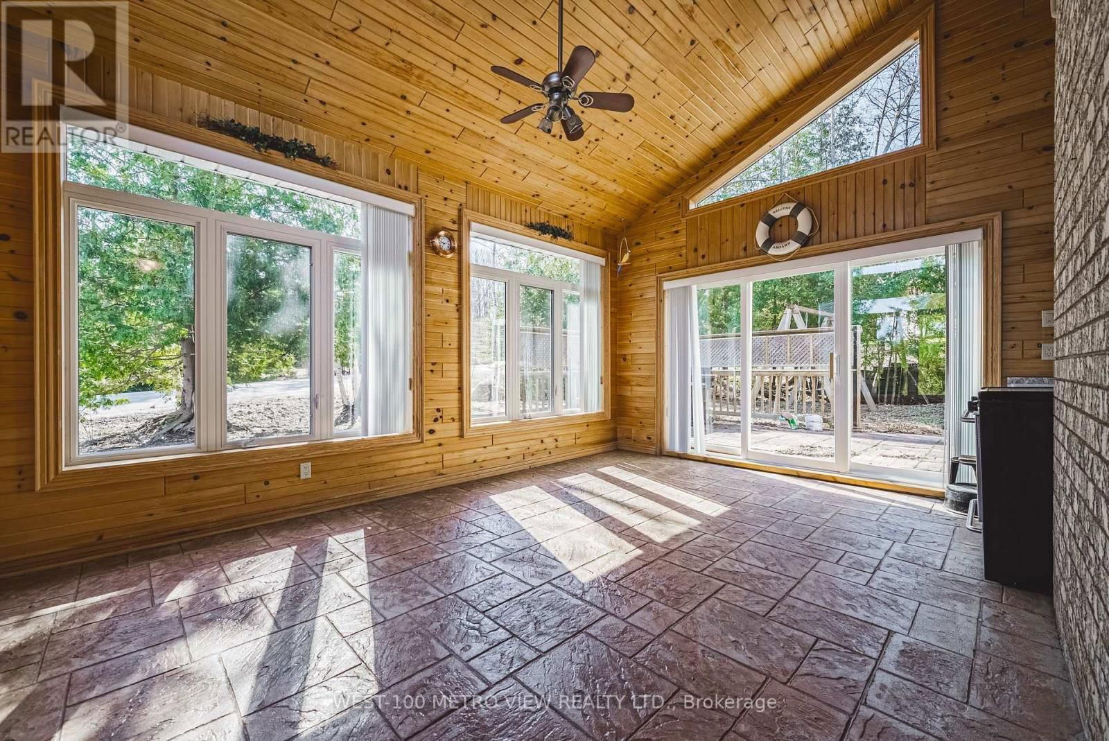 2476 CHAMPLAIN ROAD Image 11
