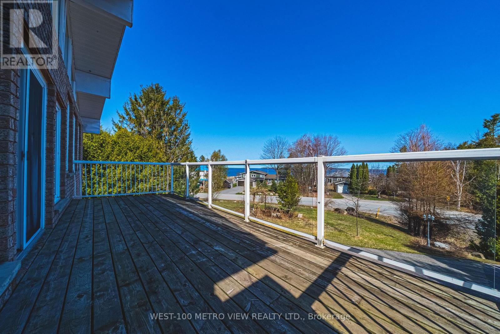 2476 CHAMPLAIN ROAD Image 16
