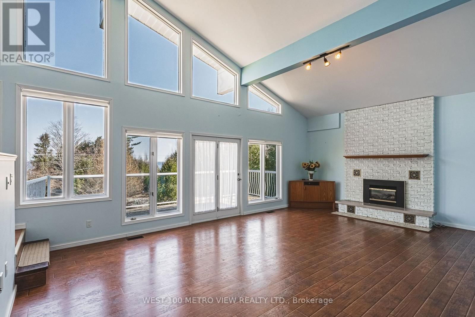 2476 CHAMPLAIN ROAD Image 7