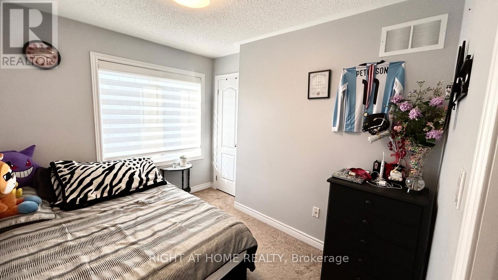 10 PEARCEY CRESCENT Image 10